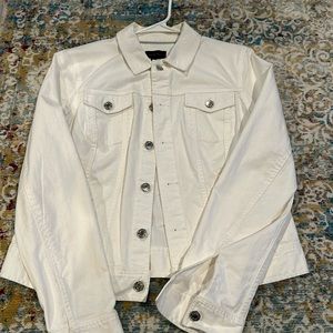 Women’s white jean jacket